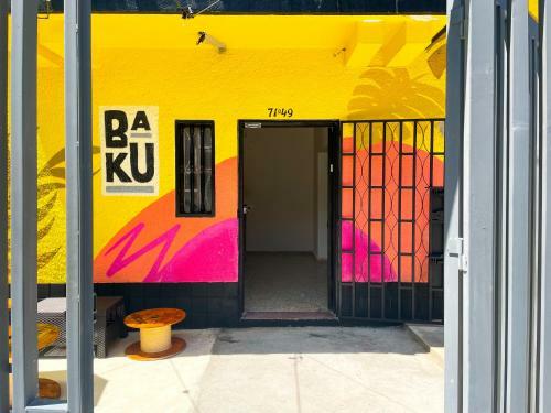 Baku Laureles Hostel