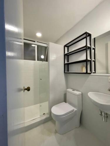 Moderno Apartamento Con Jacuzzi En El Poblado