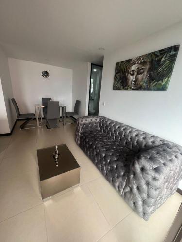Apartamento En Prestigioso Edificio Del Poblado.