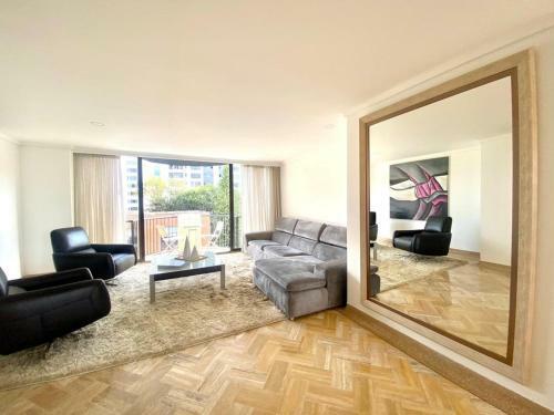 Apartamento En El Sector Milla de Oro Para Estrenar