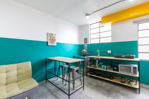 Apartamento Studios Amarillo-morado-ocre
