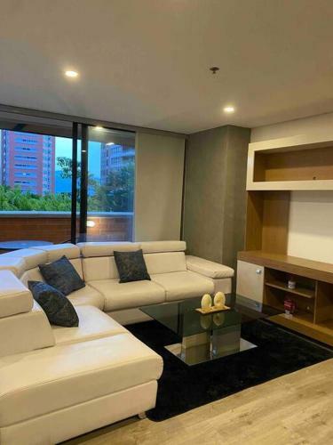 Apartment In The Poblado, Close To Lleras Park