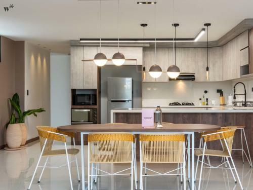 Apartamento Impressive 3br With Modern Balcony