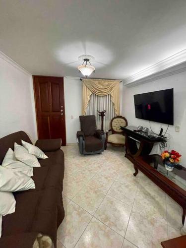 Hermosa Casa Cerca A Poblado
