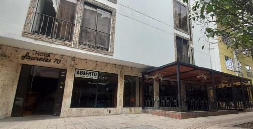 Hotel Laureles 70