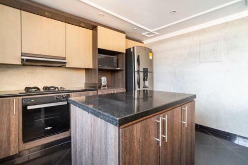 3 Story Penthouse With 2 Parking Spaces In Laureles