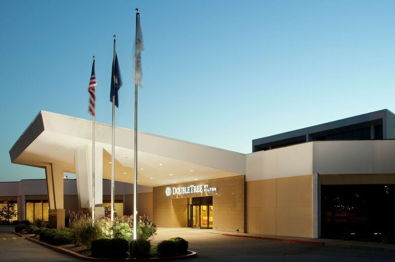 Hotel Doubletree By Hilton Cincinnati Airport