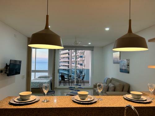 Apartamento Piso 10 + Vista Al Mar + Jacuzi Privado