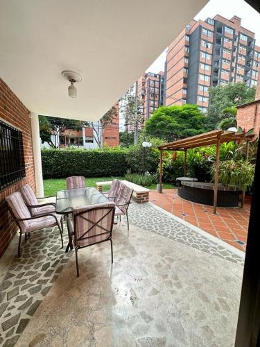 Espaciosa Casa En Envigado Con Excelente Ubicaci�n