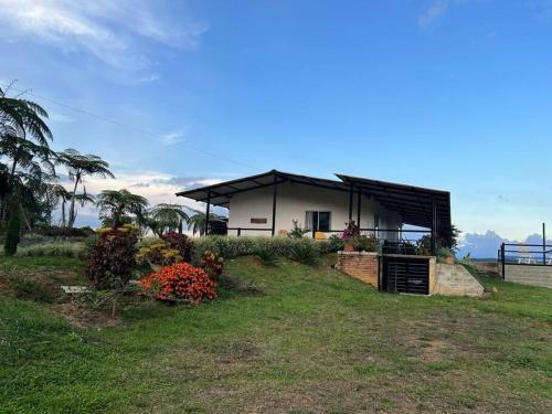 Finca Aguadalupe, Lago Calima