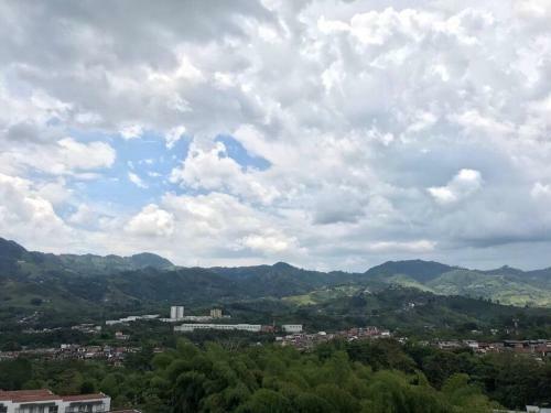 Apartamento Nuevo, Central, Hermosa Vista.