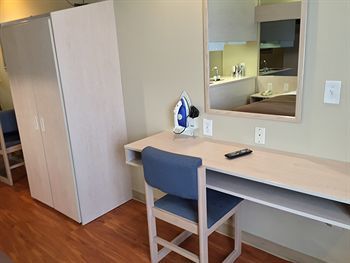 Hotel Econo Studios