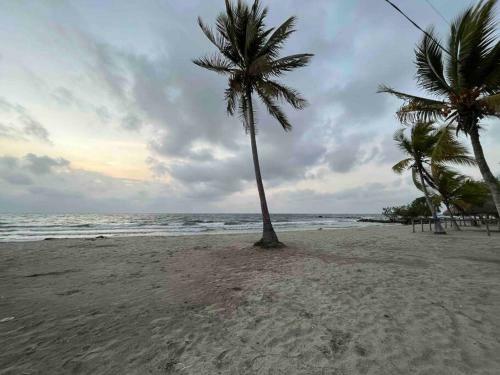 Caba�a Al Frente Del Mar En Cove�as