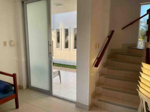 Caba�a Al Frente Del Mar En Cove�as