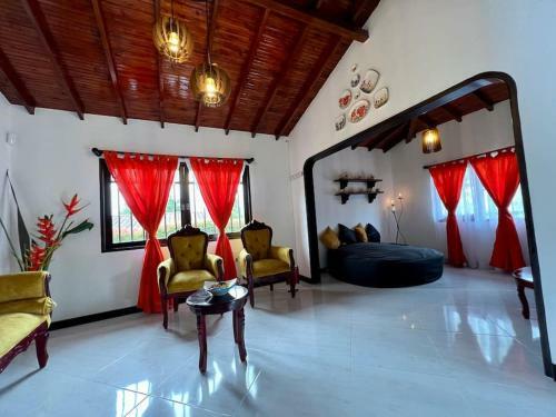 Acogedora Casa de Campo Con Excelente Ubicaci�n