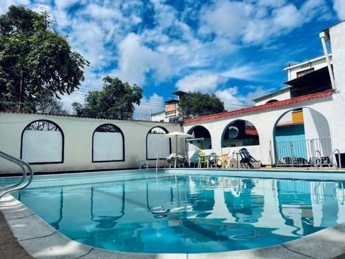 Hotel Girasol