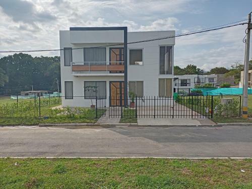 Villa Mansi�n Con Piscina Privada