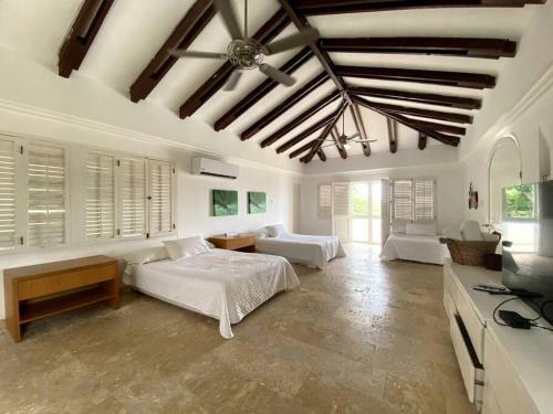 Villa En Bar� Con Playa Privada 6br