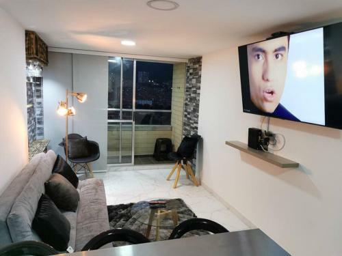 Hermoso Apartamento Con Linda Vista A La Ciudad