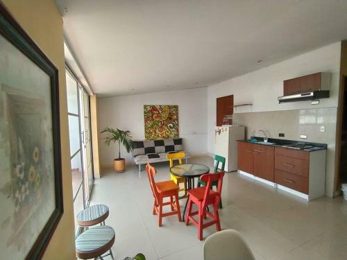 Apartamento Luminoso Hospedaje Con Balc�n