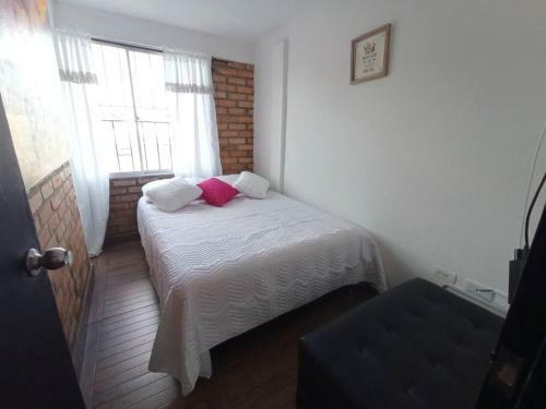 Apartamento Cerca Al Centro Con Parqueo Gratis - 2 Habitaciones