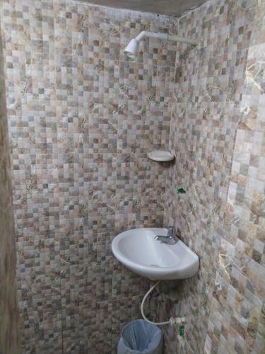 Hostal #10-33