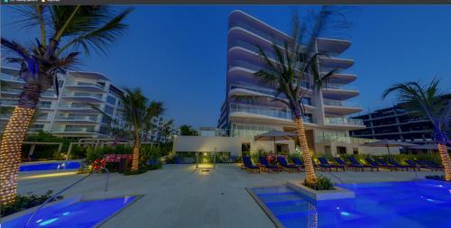 Apartamento Luxury Apt Beachfront 2br2bth Stunning Amenities