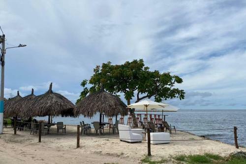 Casa De Playa, Con Acceso Al Mar Caribe.