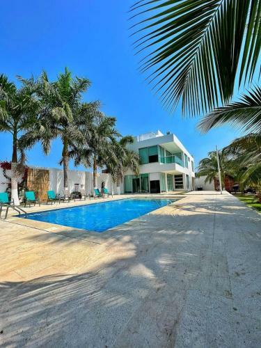 Hakuna Beach House