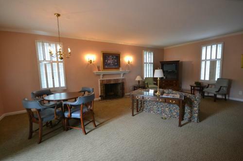 Century Suites Hotel