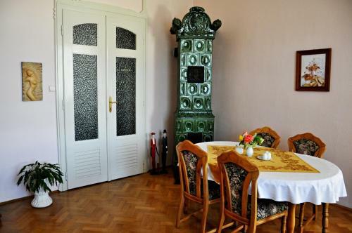 Hostal Pension Habermannova Vila