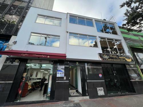 Aparta Hotel Montealegre