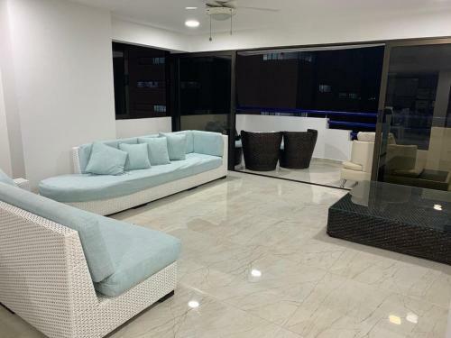 3mr8 Duplex Apartment Close To The Sea With Pool