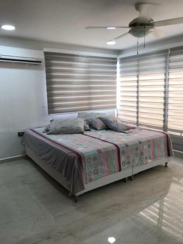 3mr8 Duplex Apartment Close To The Sea With Pool