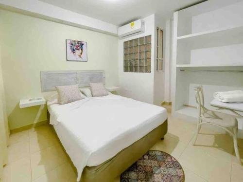 Bayhouse Apartments