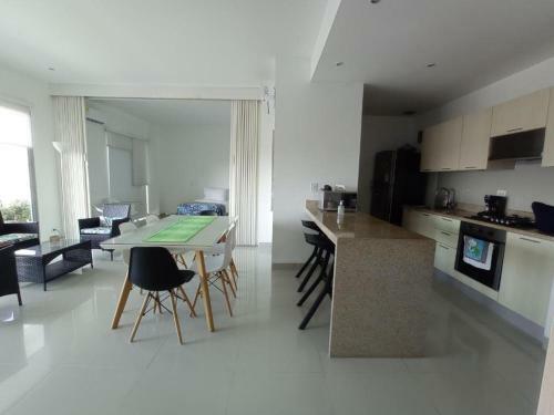 Apartamento Condominio Cerca De La Playa