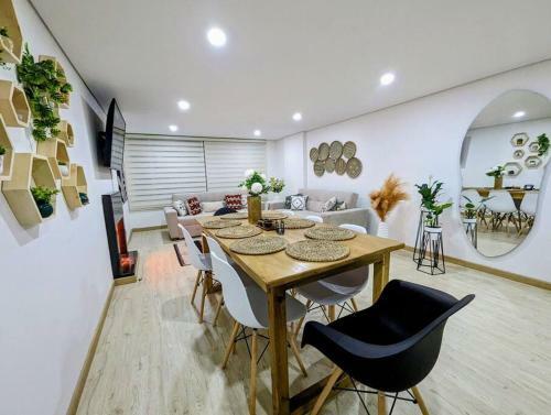 Charming Apartment In Chico Reserved, 93 Park, Zone T!
