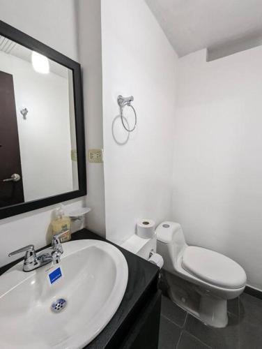 Cozy Apartment In Chico Reserved.