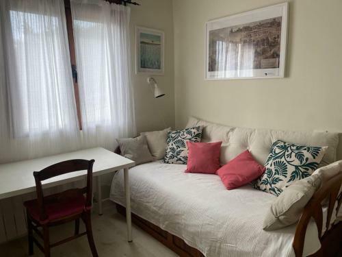Casa Galatea Con Jard�n Y Junto Al Pueblo