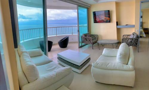 2p1-32 Seafront Apartment With Air Conditioning And Pool
