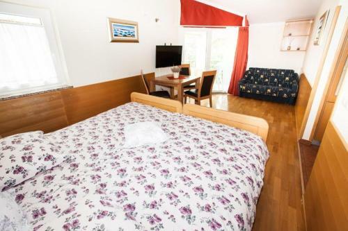 Hostal B&B Pansion Vago