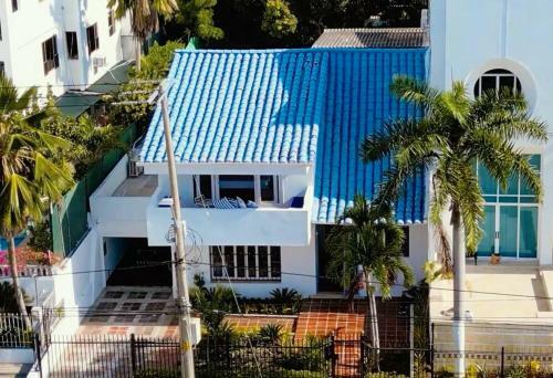 Blue House - Beachfront Luxury House With 8 Bedrooms