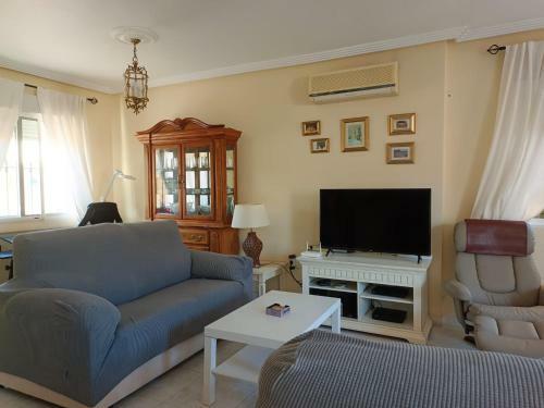 Charming Bungalow In Private Urbanization Royal Interpark
