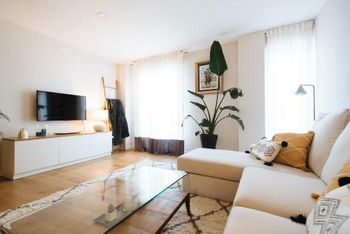 Apartamento Pz Triana Amplio, Moderno Y Luminoso Apt 2d 2b