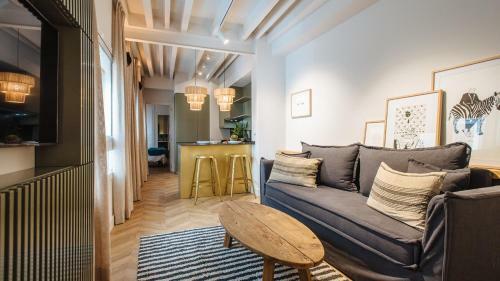 R26 Suites By Magno Apartments