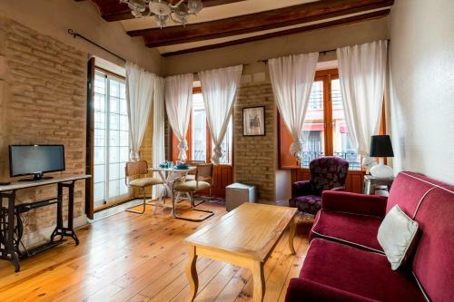 Alameda Suites Apartments