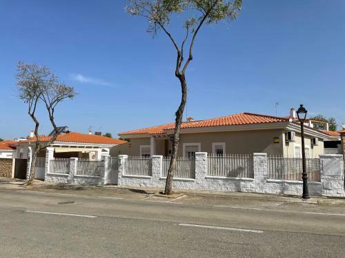 Agradable Casa Independiente Con Piscina