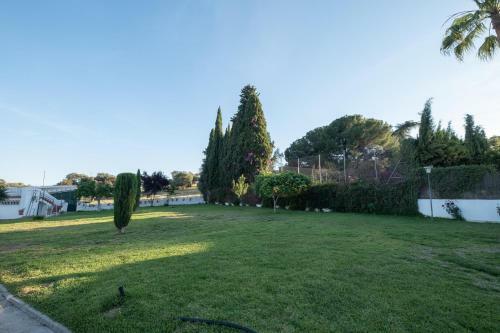 Agradable Villa Con Piscina