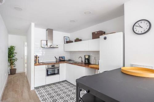 Slow Sevilla Suite - Two-bedroom Apartment With Private Pool