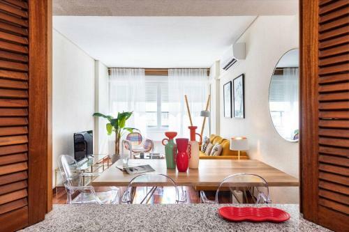 Monkeys Apartments La Campana Suites
